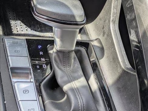 Used 2023 Hyundai Elantra Limited FWD image 13