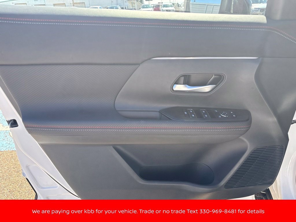 Certified 2025 Nissan Kicks SR AWD/4WD image 10