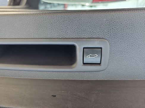 Used 2021 Toyota Highlander Platinum image 18