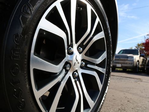 Used 2017 Mitsubishi Outlander Sport SEL image 6