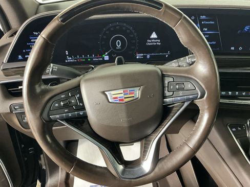 Used 2022 Cadillac Escalade Premium Luxury image 40