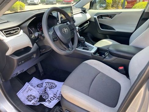 Used 2021 Toyota RAV4 XLE w/ Convenience Package image 6