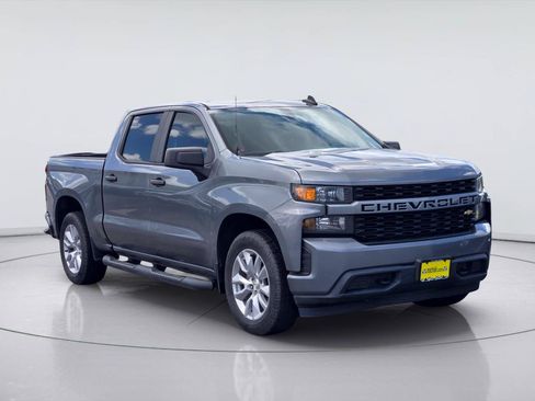 Used 2019 Chevrolet Silverado 1500 Custom w/ Custom Value Package RWD image 3