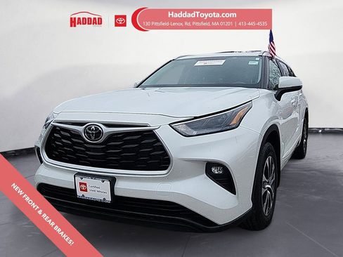 Certified 2022 Toyota Highlander XLE image 1