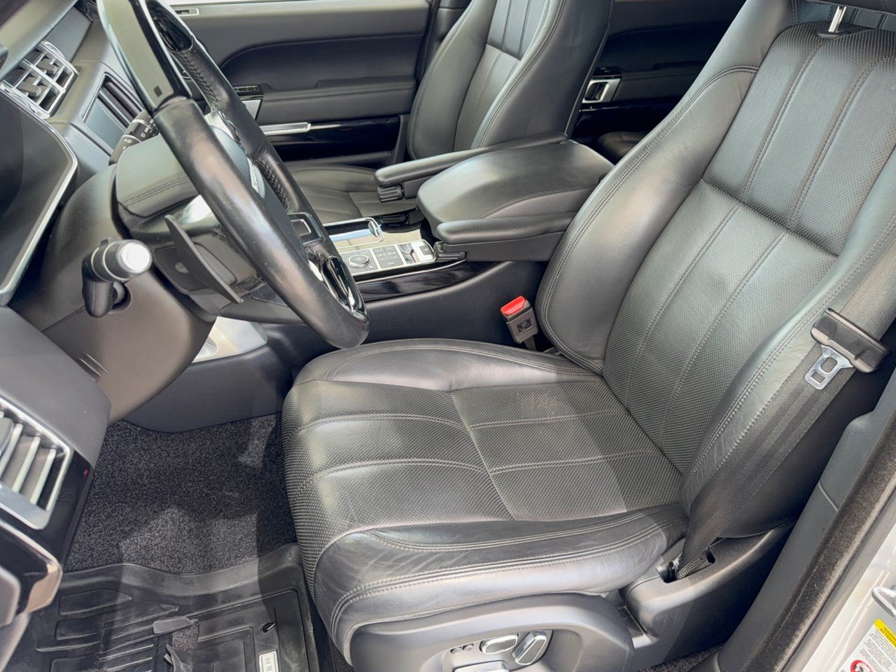 Used 2015 Land Rover Range Rover Supercharged AWD/4WD image 5