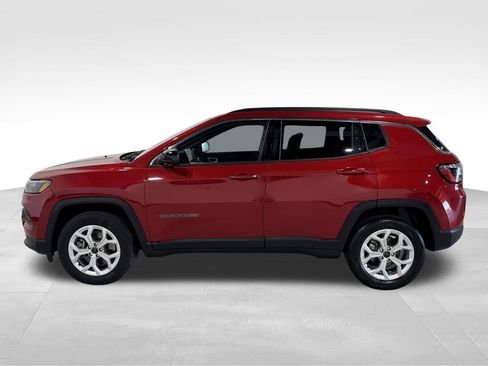Used 2025 Jeep Compass Latitude AWD/4WD image 15