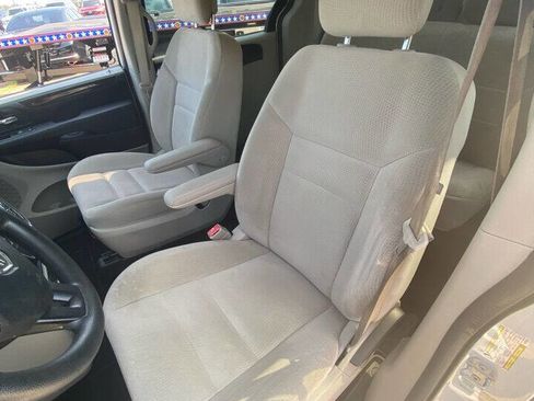 Used 2017 Dodge Grand Caravan SE image 11