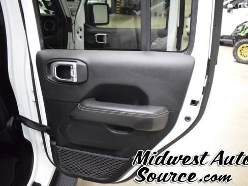 Used 2020 Jeep Gladiator Overland image 27