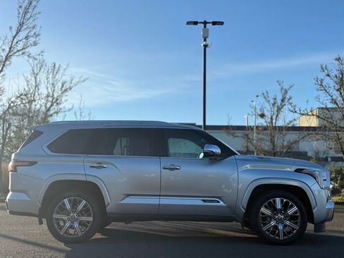 Used 2023 Toyota Sequoia Capstone image 6