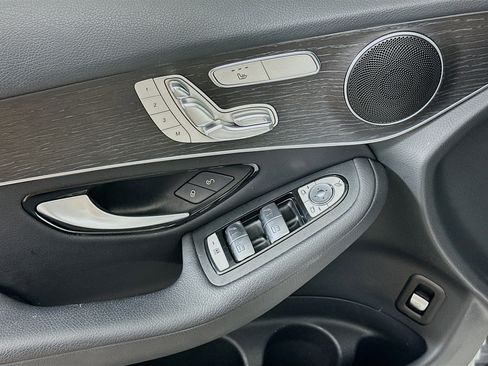 Used 2022 Mercedes-Benz GLC 300 4MATIC w/ Driver Assistance Package image 15