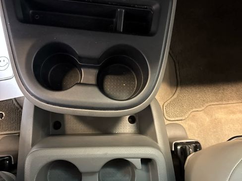 Used 2017 Nissan NV 3500 SL image 30