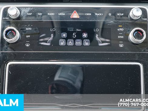 Used 2025 Genesis GV80 2.5T Standard AWD/4WD image 39