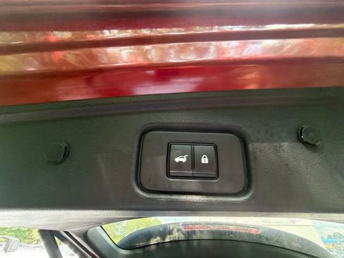 Used 2025 Nissan Pathfinder Platinum w/ Black Appearance Package FWD image 13