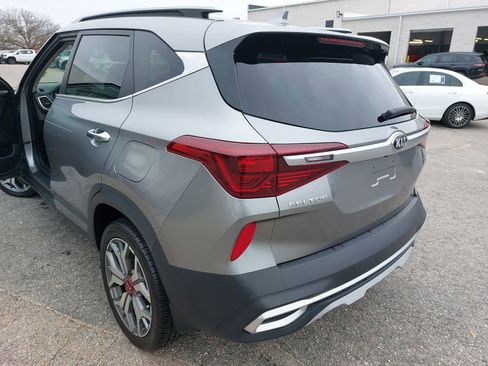Used 2021 Kia Seltos SX image 35