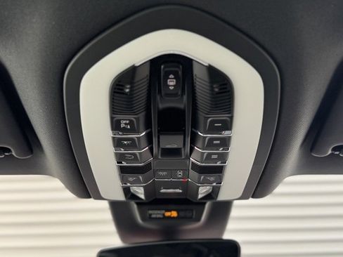 New 2026 Porsche Macan image 29