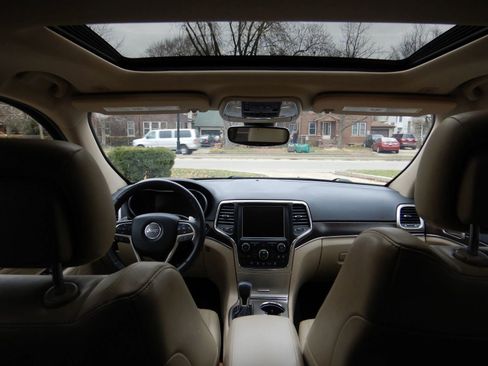 Used 2017 Jeep Grand Cherokee Limited image 28
