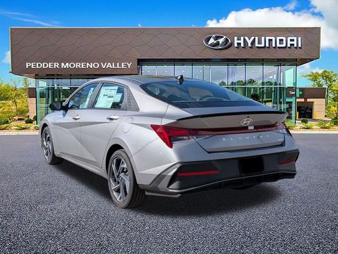 New 2025 Hyundai Elantra SEL image 5