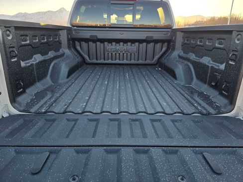 New 2026 GMC Canyon Elevation w/ Convenience Package image 14