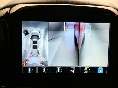 Used 2023 Chevrolet Traverse RS image 23