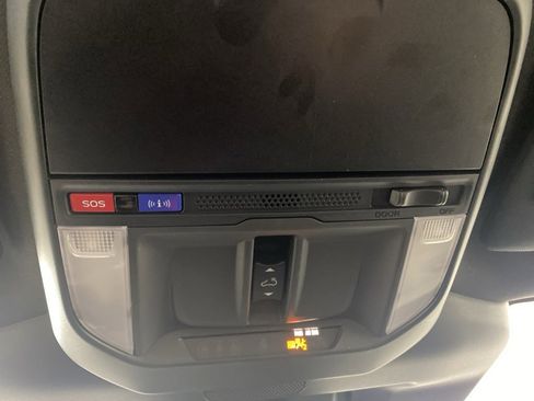 Certified 2025 Subaru Forester Limited image 33