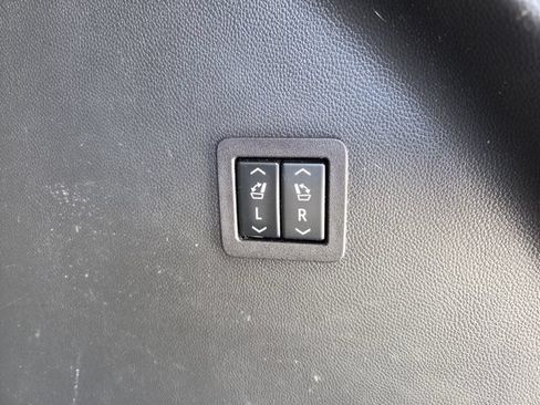 Used 2021 Buick Enclave Avenir w/ Avenir Technology Package FWD image 11