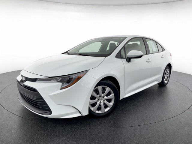 Used 2025 Toyota Corolla LE w/ Convenience Package FWD image 1