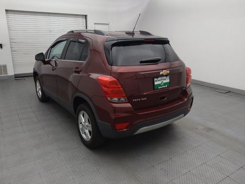 Used 2017 Chevrolet Trax LT w/ Sun & Sound Package AWD/4WD image 5