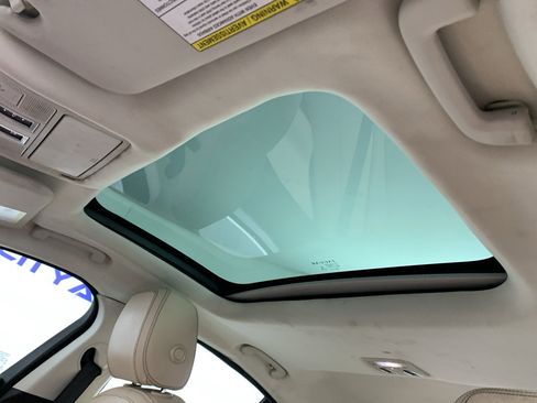 Used 2017 Jaguar XE Prestige image 30