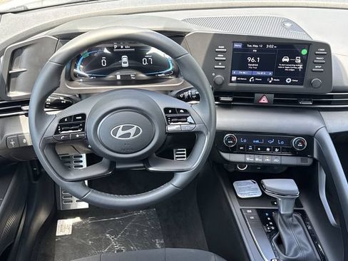 New 2026 Hyundai Elantra Sport FWD image 22