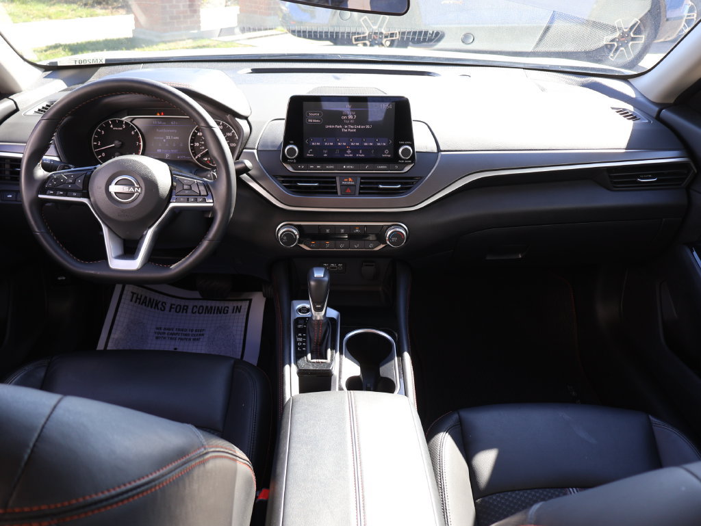 Used 2025 Nissan Altima 2.5 SR FWD image 10