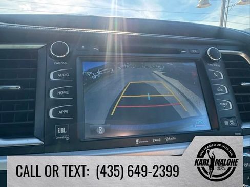 Used 2017 Toyota Highlander Limited Platinum image 16