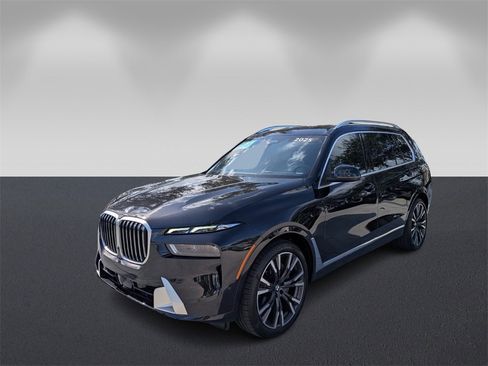 Certified 2025 BMW X7 xDrive40i w/ Executive Package image 8