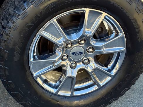 Used 2015 Ford F150 XLT w/ Equipment Group 302A Luxury image 30