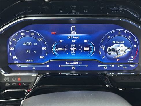 Used 2025 Chevrolet Silverado 1500 ZR2 w/ Technology Package image 28