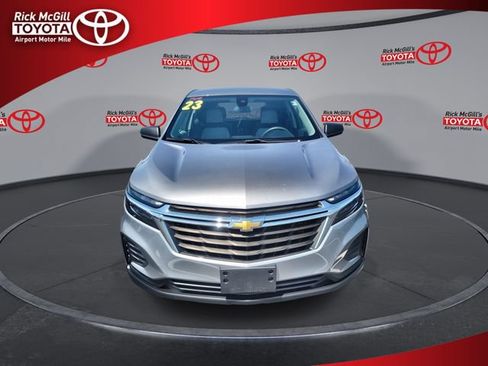 Used 2023 Chevrolet Equinox LS w/ LS Convenience Package FWD image 3
