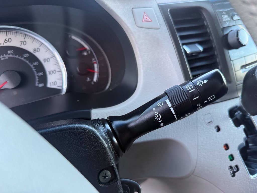 Used 2011 Toyota Sienna SE w/ Preferred Pkg FWD image 83