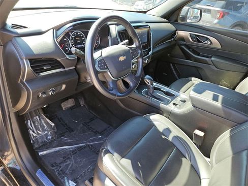 Used 2022 Chevrolet Traverse Premier image 17