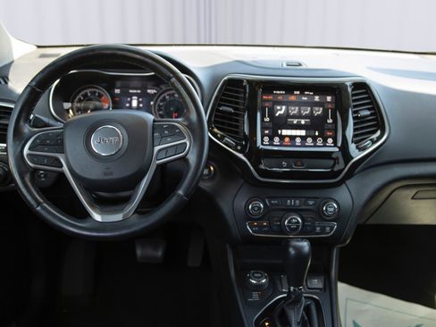 Used 2020 Jeep Cherokee Limited AWD/4WD image 3