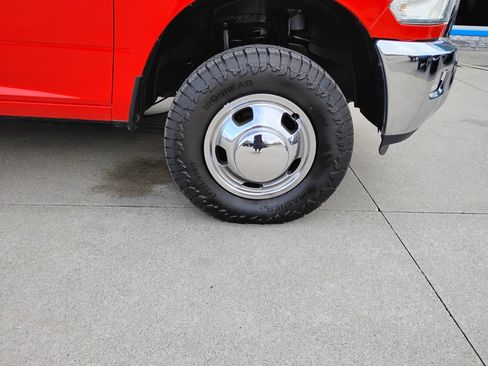 Used 2017 RAM 3500 Tradesman w/ Chrome Appearance Group image 19