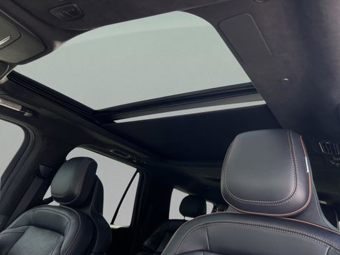 New 2026 Lincoln Navigator L Black Label AWD/4WD image 19