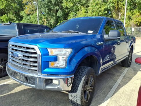 Used 2015 Ford F150 XLT w/ Equipment Group 301A Mid AWD/4WD image 4