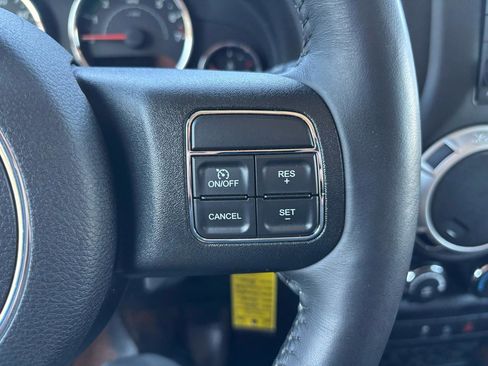 Used 2016 Jeep Wrangler Unlimited Sahara w/ Connectivity Group image 17