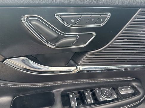 Used 2022 Lincoln Corsair AWD w/ Premium Package image 16