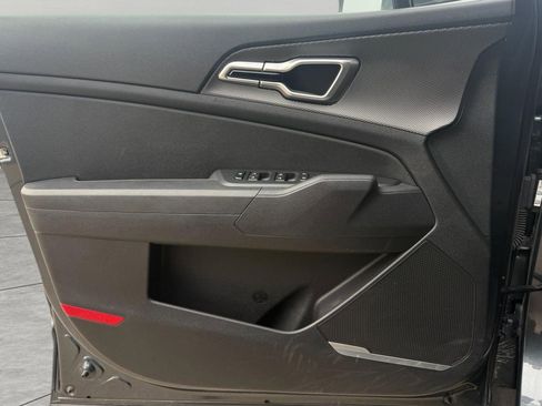 Certified 2025 Kia Sportage LX image 18