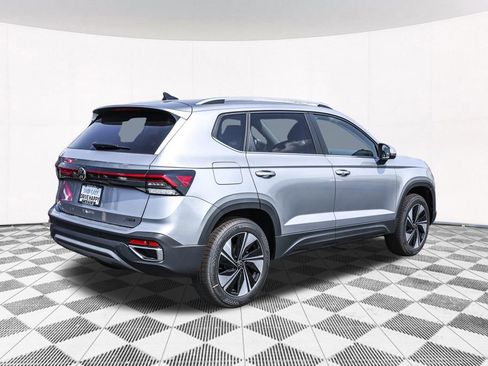 New 2025 Volkswagen Taos SE image 13