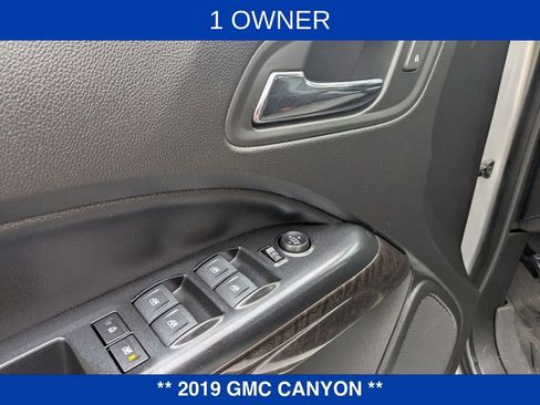Used 2019 GMC Canyon SLE w/ SLE Convenience Package image 4