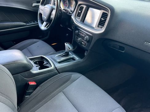 Used 2017 Dodge Charger SXT image 15