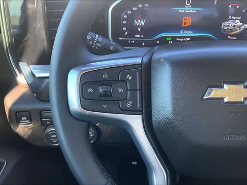 Used 2025 Chevrolet Silverado 2500 LT w/ Convenience Package image 22