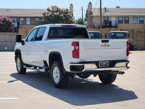 Used 2024 Chevrolet Silverado 2500 LT w/ Texas Edition AWD/4WD image 3