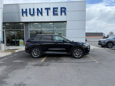 Used 2022 Lincoln Corsair Standard w/ Equipment Group 101A image 9